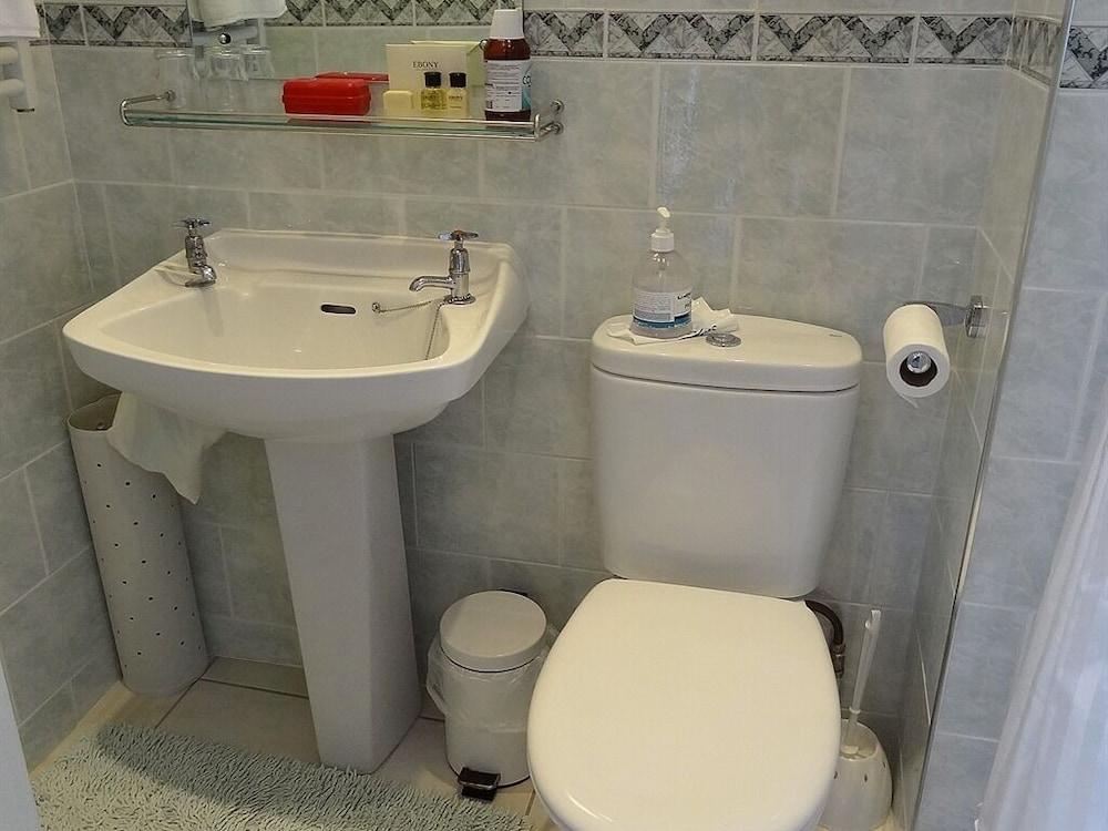The Chudleigh Guest house 4*